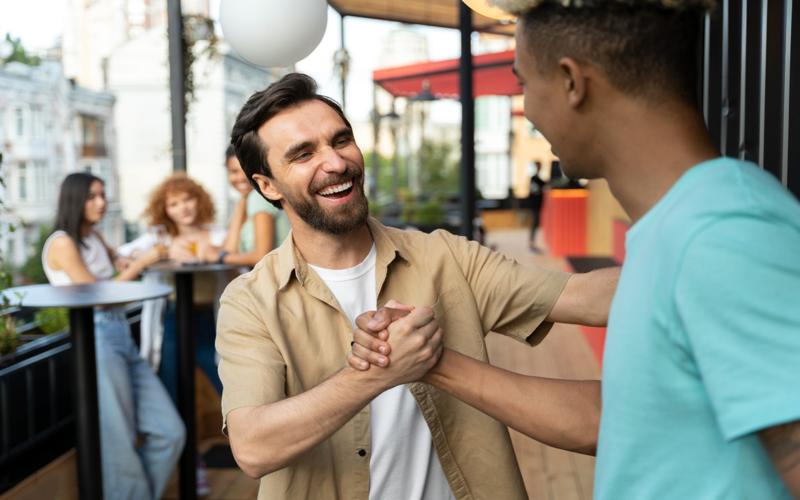 Pessoas felizes com plano de saúde